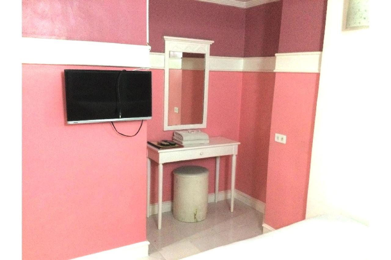 Oyo 817 Vista Apartelle Mandaluyong Екстериор снимка