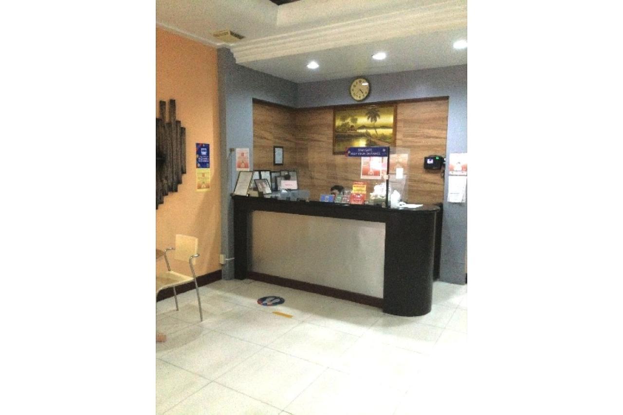 Oyo 817 Vista Apartelle Mandaluyong Екстериор снимка